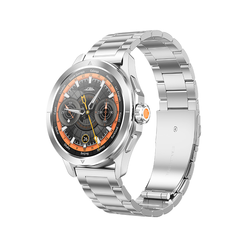 How does the sensor accuracy of a smart bracelet affect the accuracy of motion data monitoring?